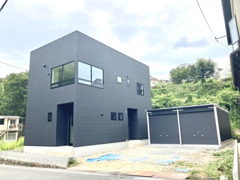 2階リビングにある大きな窓で広々開放感 の施工写真 8