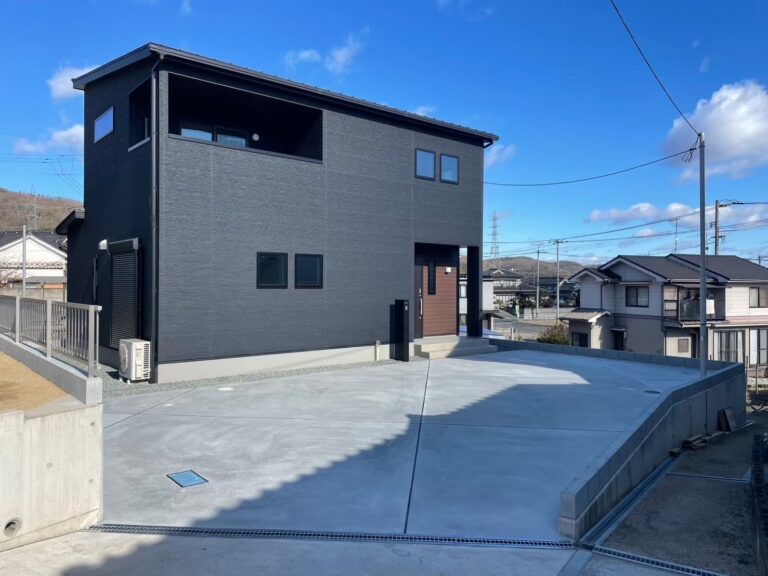 収納も動線もこだわった住みやすいお家 の施工写真 1