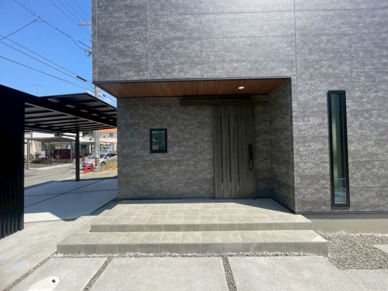 建物と調和する、モダンで洗練された外構 の施工写真 6
