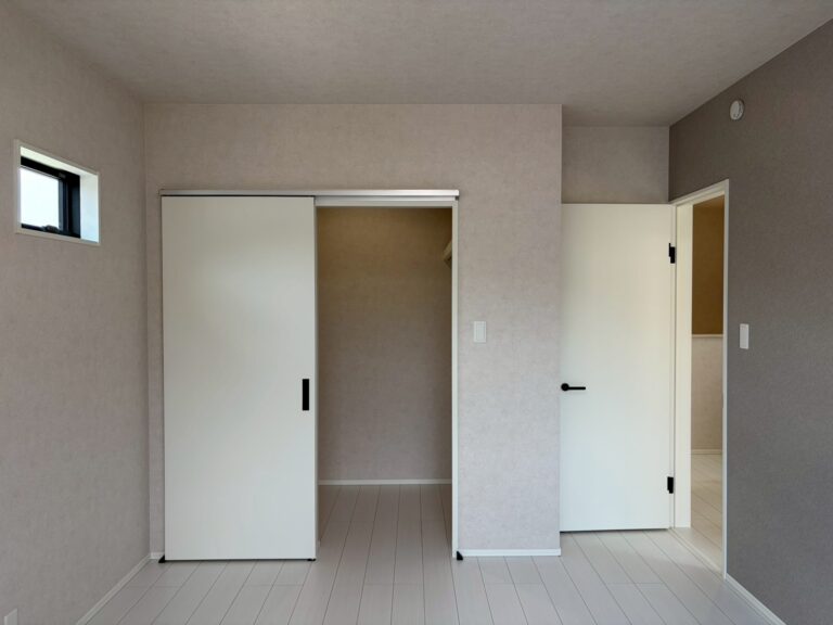 家族みんなが暮らしやすい、収納と動線にこだわった住まい の施工写真 8